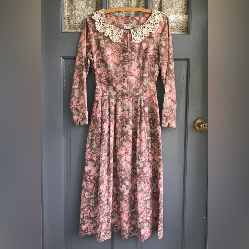 Vintage Laura Ashley floral mauve day dress tea dress